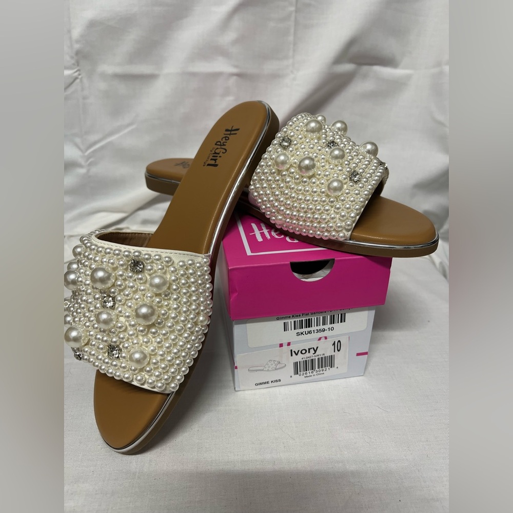 Hey Girl Pearl and Rhinestone Flat Sandals size 10 - Picture 2 of 8